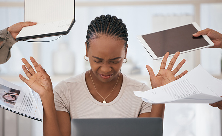 femme stressee et surmenee