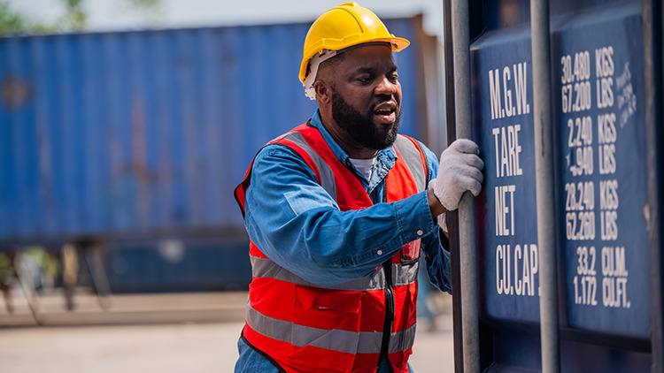 ouvrier en logistique